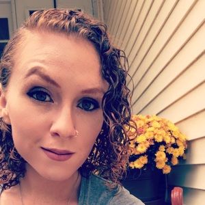 Meet your Posher, Courtney